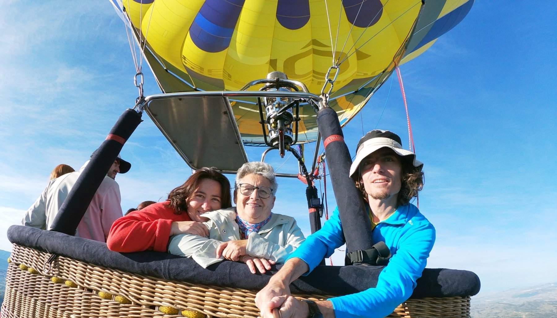 Pasajeros en la cesta del globo